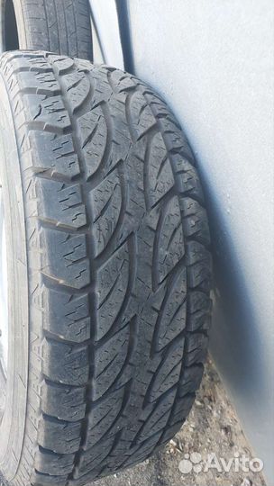 Bridgestone Dueler A/T D694 275/70 R16
