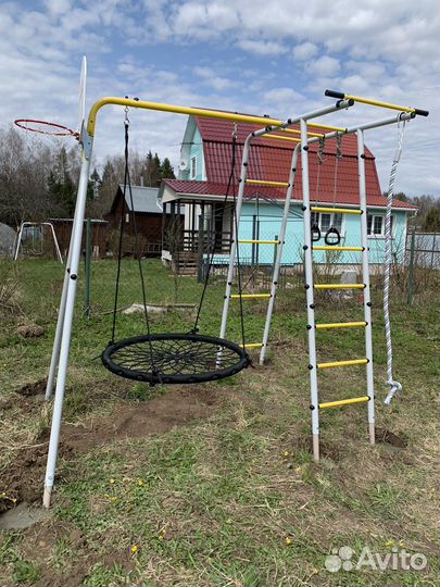 Площадка для дачи с качелями и баскет кольцом