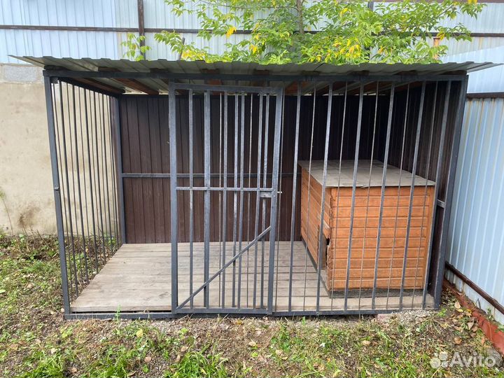 Вольер с будкой