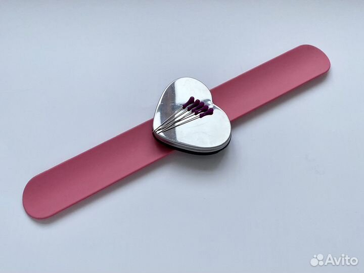 Магнитная игольница на руку