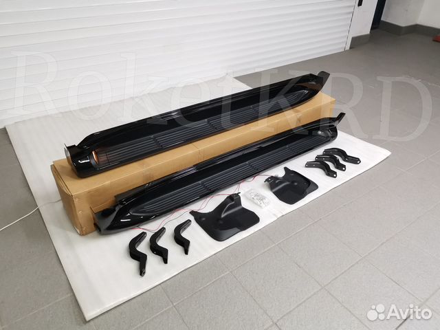 Пороги Toyota Land Cruiser 200 черные