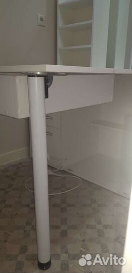 Маникюрный стол складной