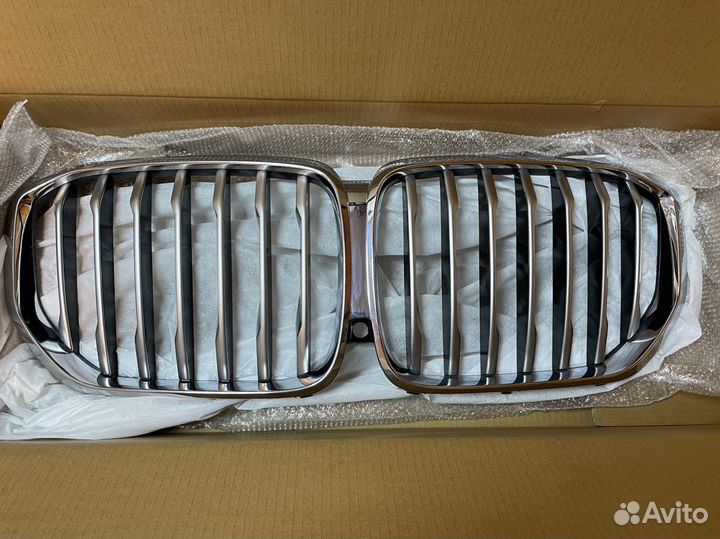 Передняя решетка BMW G05