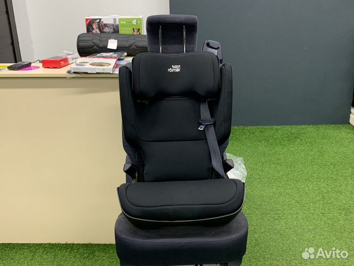 Автокресло Britax Römer Kidfix M i-size isofix