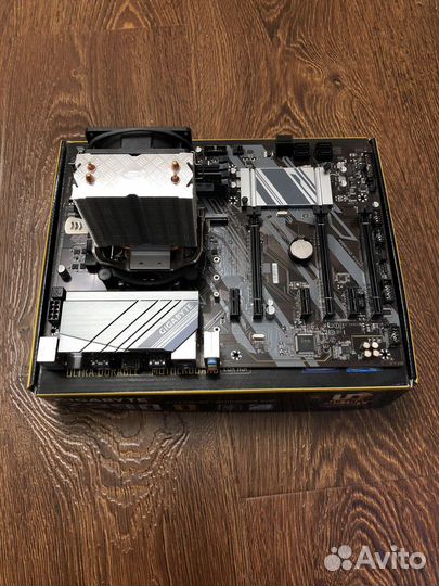 Материнская плата с процессором gigabyte z390d