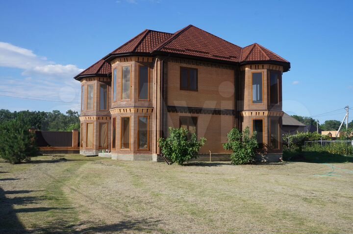 Дом 260 м² на участке 8 сот.