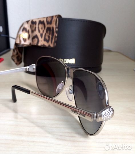 Очки солнцезащитные