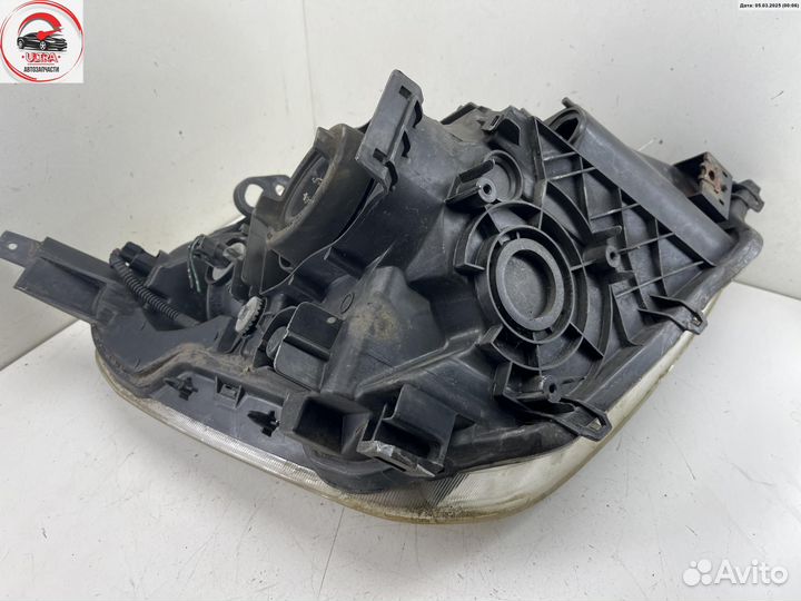 Фара левая б/у Honda Stream