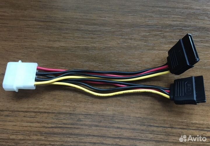Переходник Telecom Molex - SATA