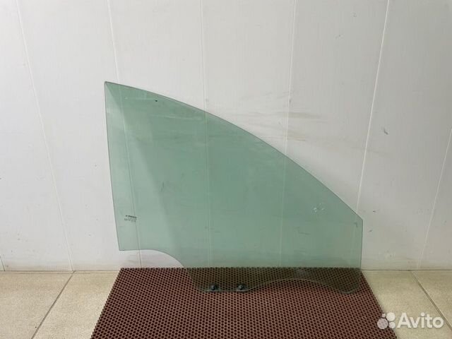 Стекло двери переднее правое Renault Logan