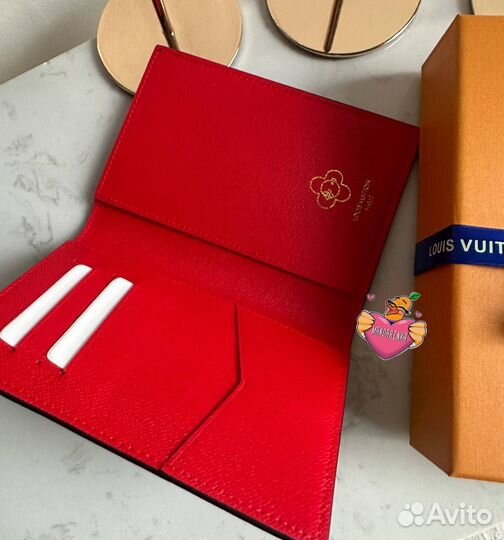 Обложки Louis Vuitton зимняя новогодняя коллекция