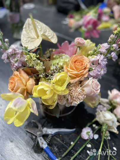 Помощник флориста