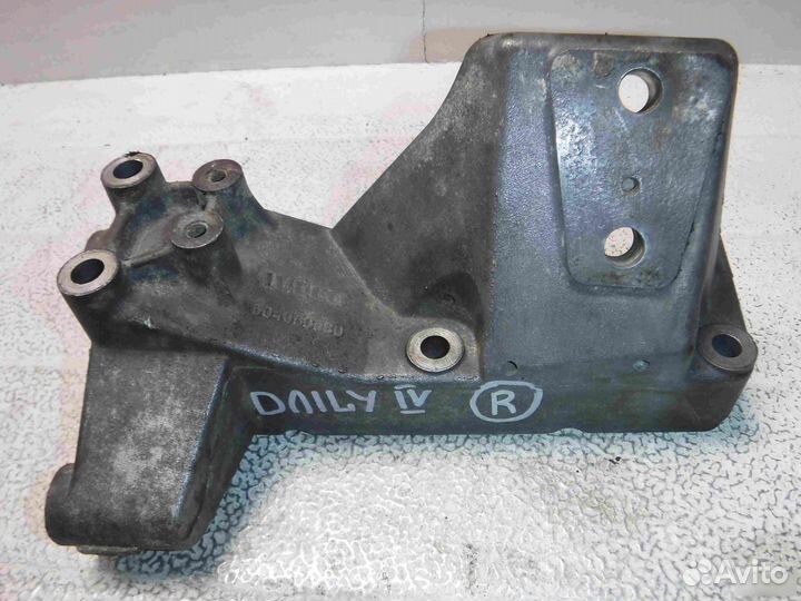 Кронштейн двигателя правый Iveco Daily 4 3.0JTD