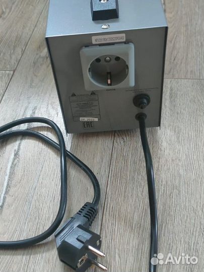 Стабилизатор напряжения