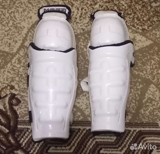 Щитки хоккейные