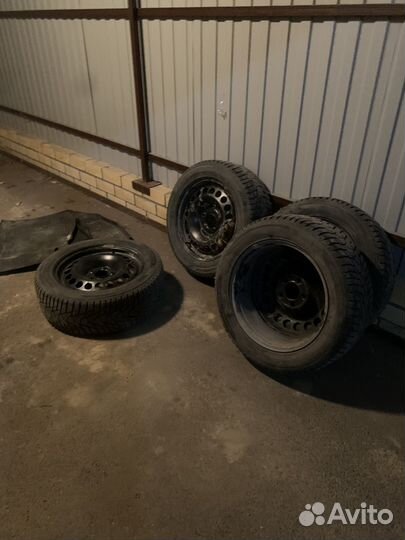 Hankook Winter I'Pike 225/55 R17