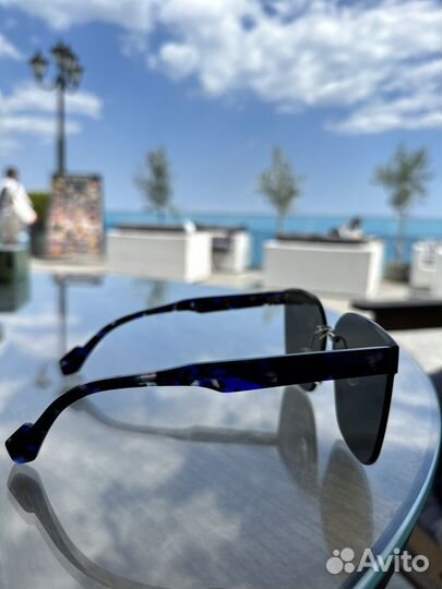 Солнцезащитные очки