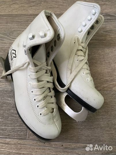 Коньки фигурные 32 размер