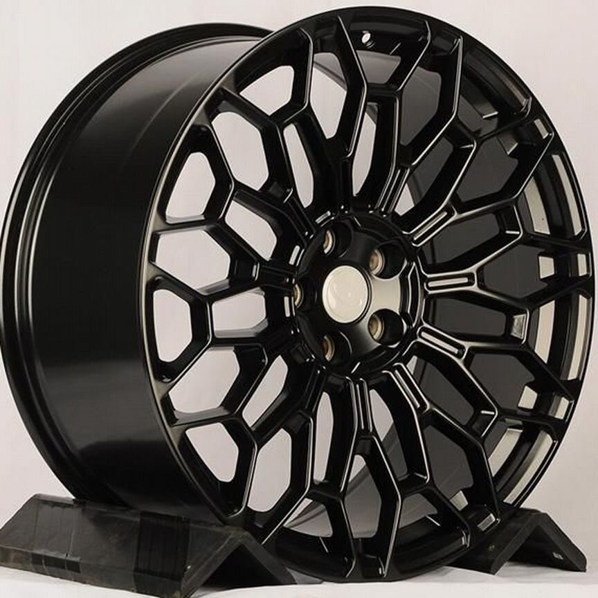 IWheel iV-395 : 10x22 5*108 Et:40 Dia:60,1 Matt B
