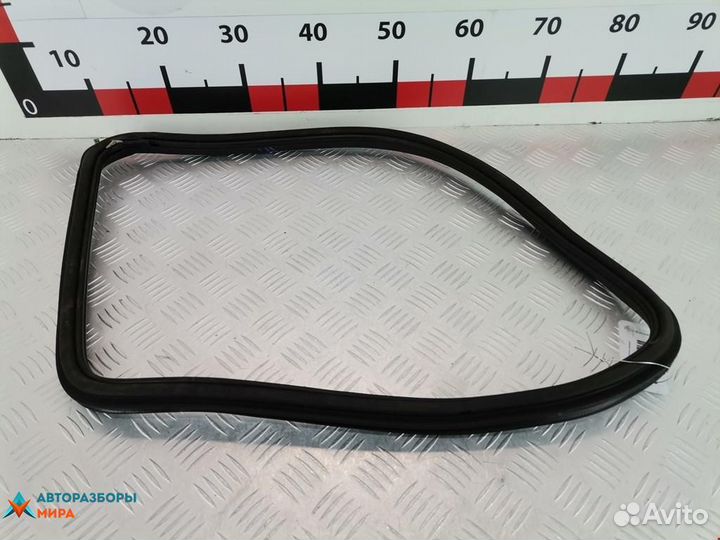 Уплотнитель Mercedes-Benz GL-Класс X164 рест. 2010