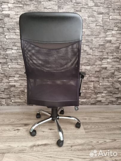 Компьютерное офисное кресло