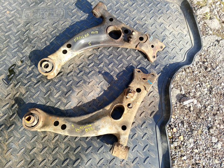 Рычаг передний на Тойота Карина Е