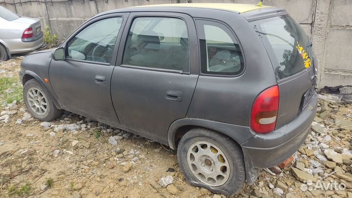 Двери Opel Corsa (B)