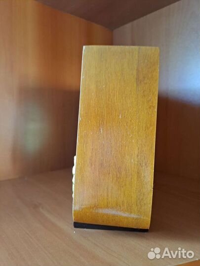 Настольные часы Янтарь, кварц