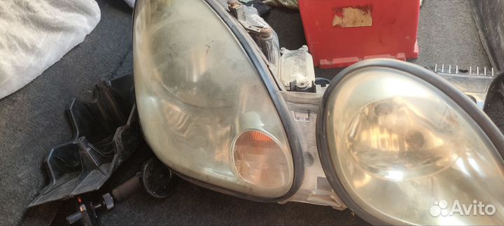 Фара передняя правая lexus gs 300 2