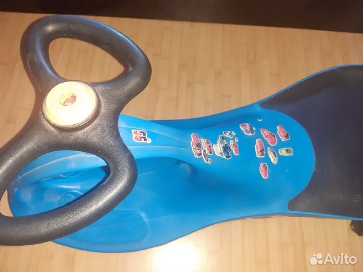 Машина для катания,едет за счет руля-77 см