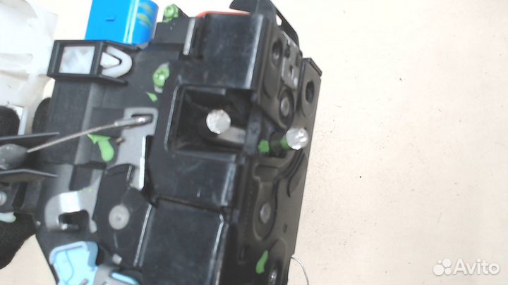 Замок двери Volkswagen Caddy, 2009