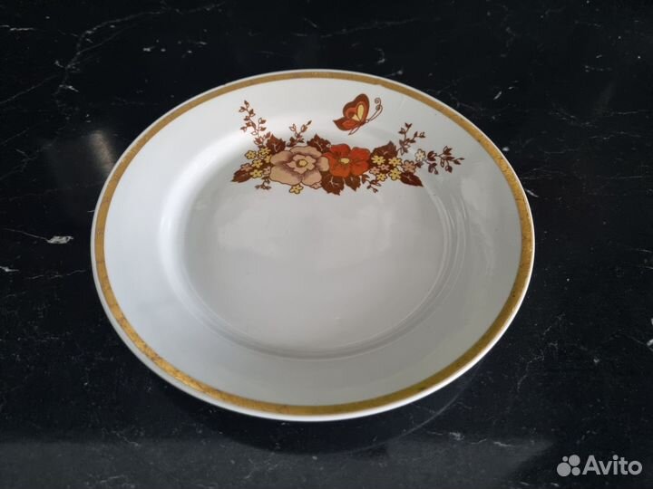 Тарелка Владивостокский фарфоровый завод СССР