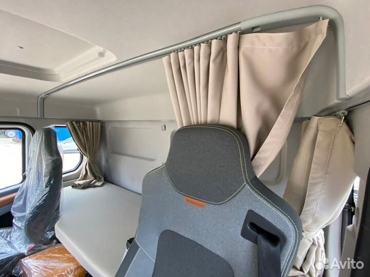 Shacman (Shaanxi) SX42584V385, 2024