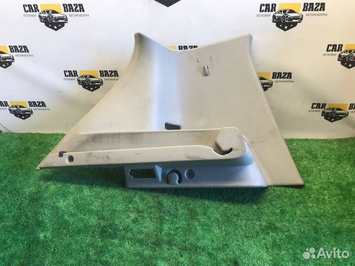 Обшивка багажника задняя левая L Renault Sandero