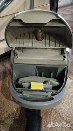 Пылесос LG 1400 W