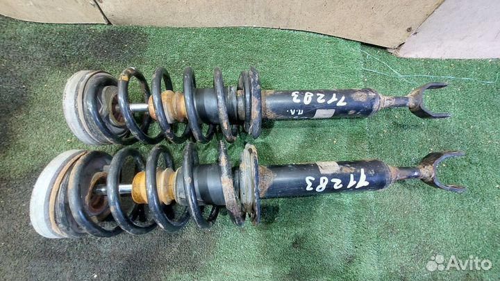 Амортизатор передний левый-правый Passat B5