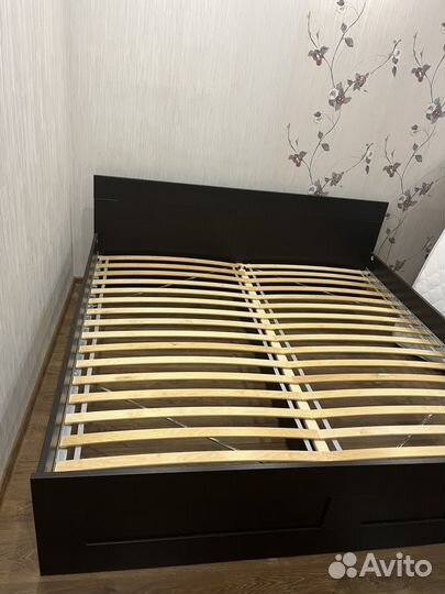 Кровать с матрасом 200х200