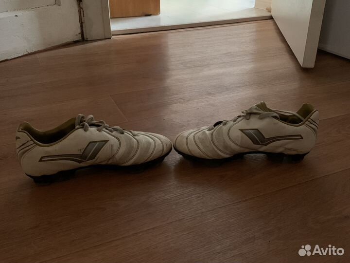 Футбольные бутсы venture