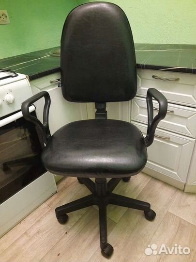 Компьютерное кресло