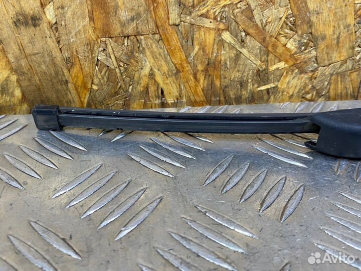 Поводок стеклоочистителя задний Moskvich 3 1.5