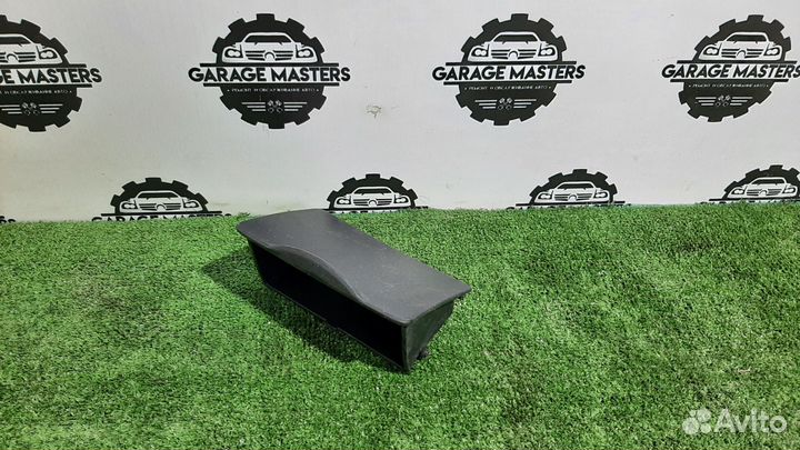 Ящик передней консоли Pontiac Vibe