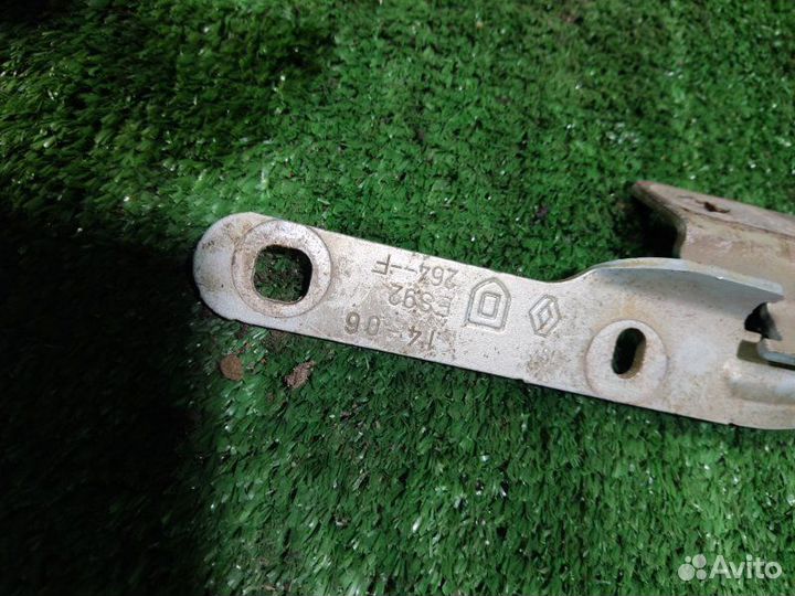 Петля капота правая Renault Logan