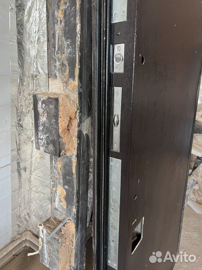 Дверь входная металлическая