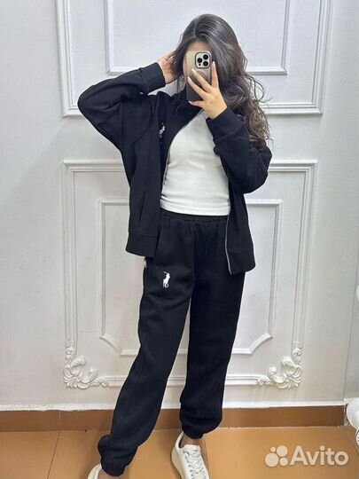Спортивный костюм женский
