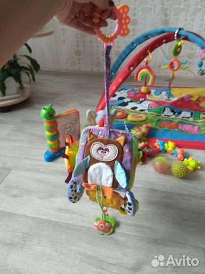 Развивающий коврик + игрушки