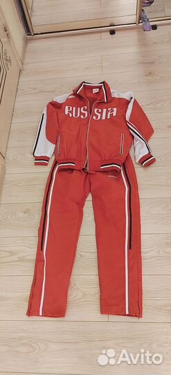 Спортивный костюм женский