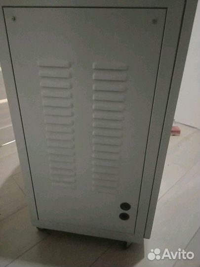 Стабилизатор напряжения