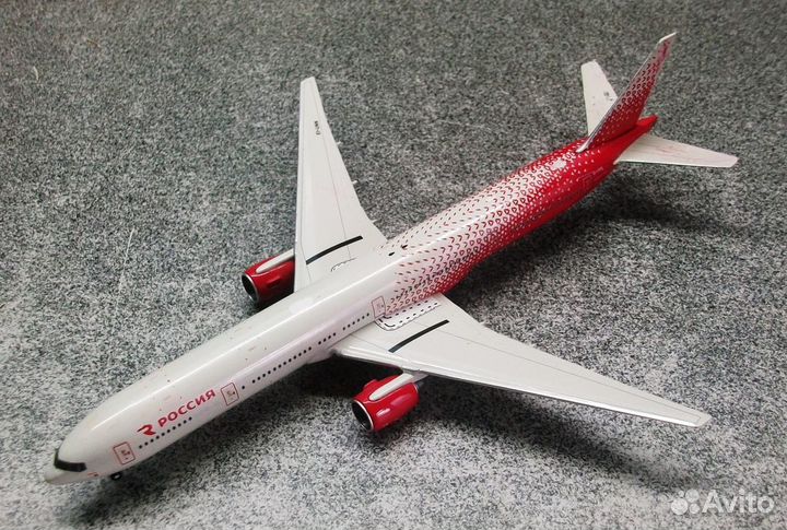 Модель самолёта ак Россия Boeing 777-300