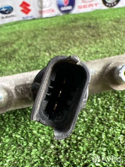 Топливная рампа Renault Espace F9Q 2004