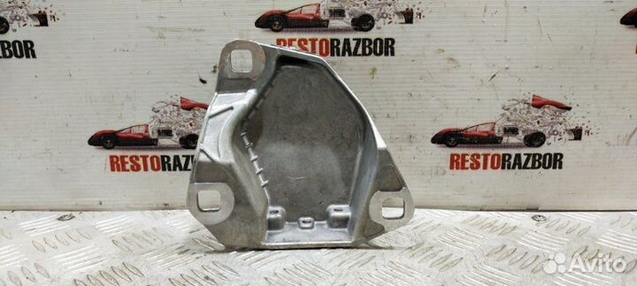 Кронштейн левый Audi A8 седан BFM 2006